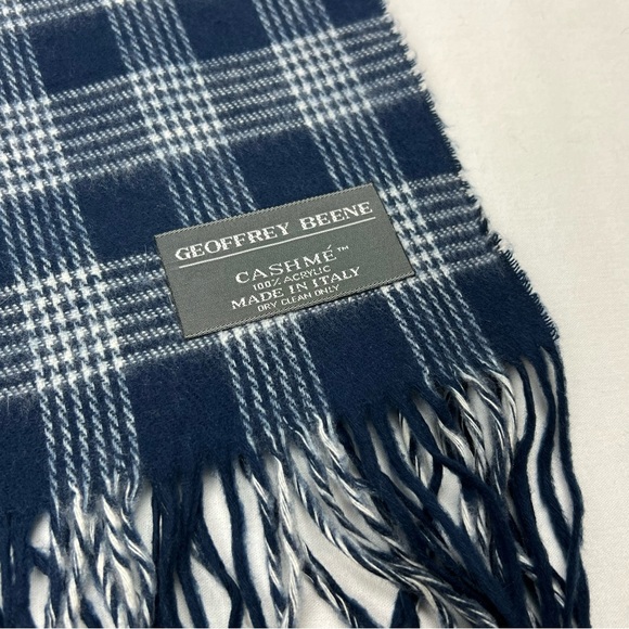 Geoffrey Beene 64”x11”  Scarf Navy Plaid Fringed Classic Pre-Owned - Picture 3 of 4